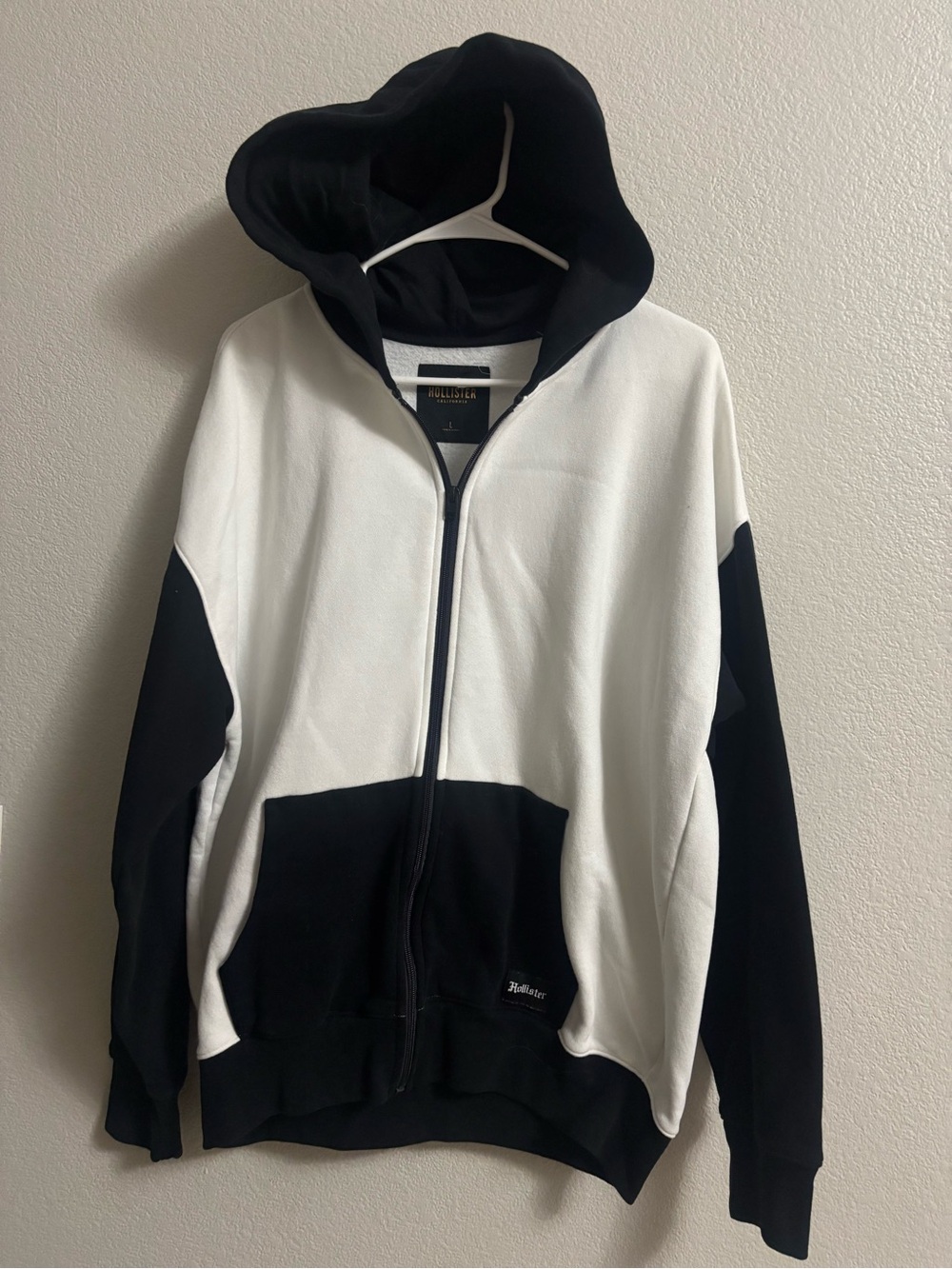 Hollister Black and White Zip-Up Hooded Sweater